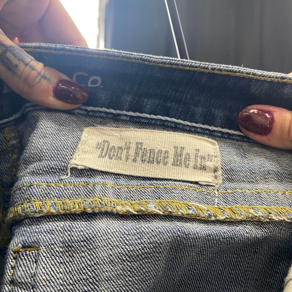 Cowgirl Tuff Dont Fence Me In Bootcut Jeans Barbwire Pocket Embroidery Flare 29W - Picture 10 of 10